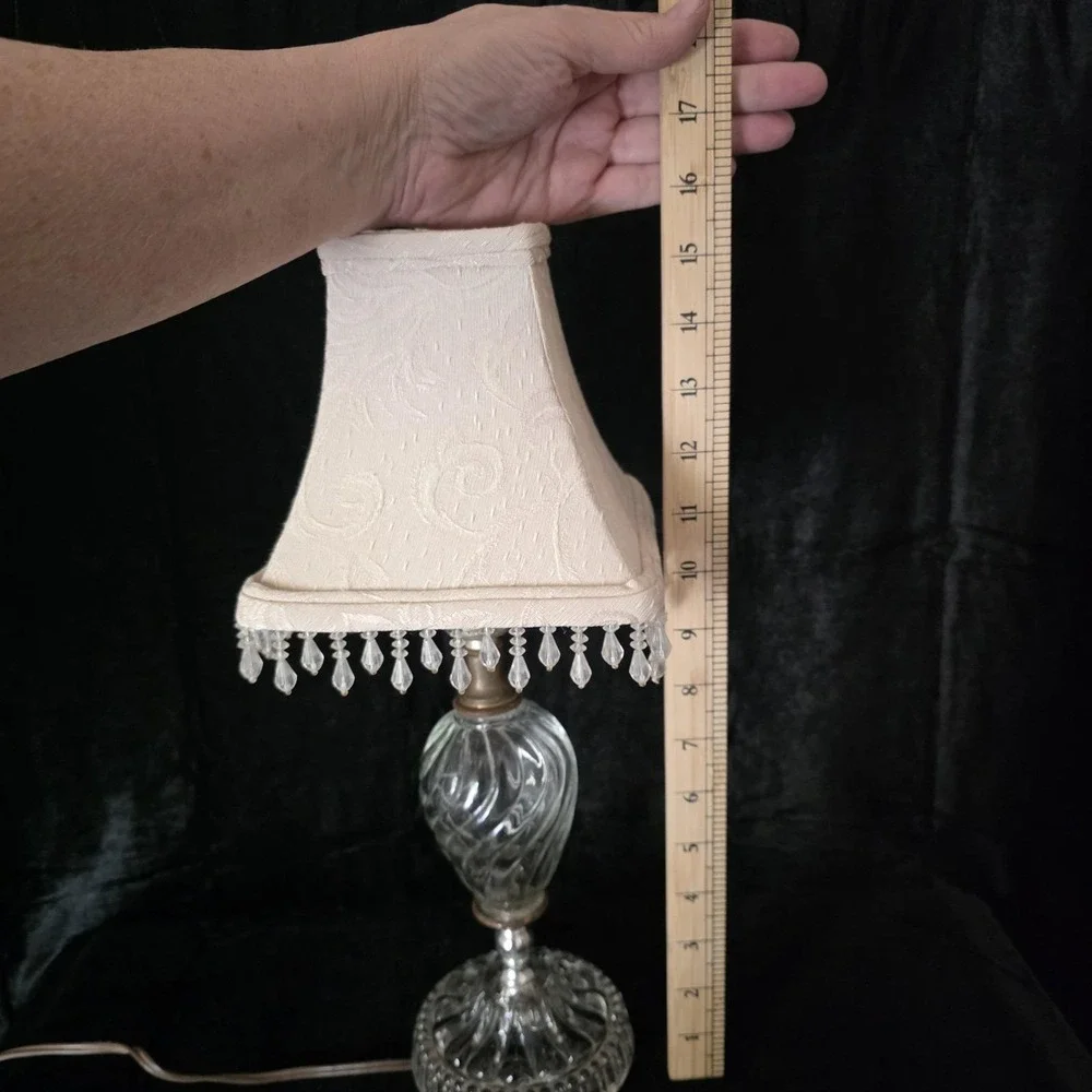 VTG Swirl Glass Table Budoir Lamp With Brass Accent & Beaded Ivory Shade - Small